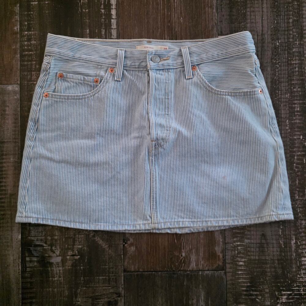 Levi's Icon Button Fly Skirt Light Wash Blue & White Pinstripe Size 28